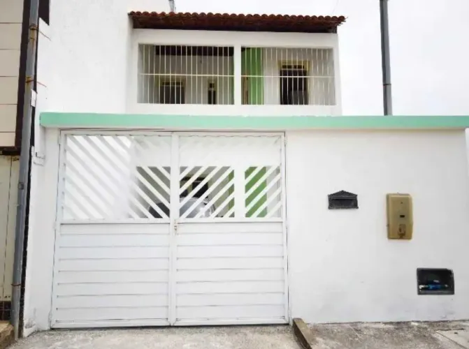 CASA EM RUA PÚBLICA - FAROLÂNDIA [57662]