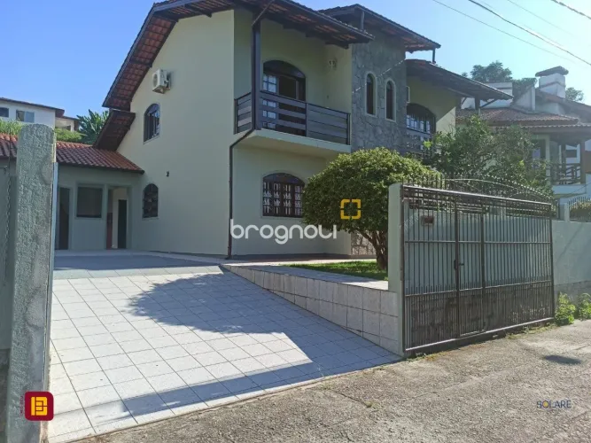 Casa à venda c/ 4D(2suítes) 170m2 privativos no Pantanal, Florianópolis