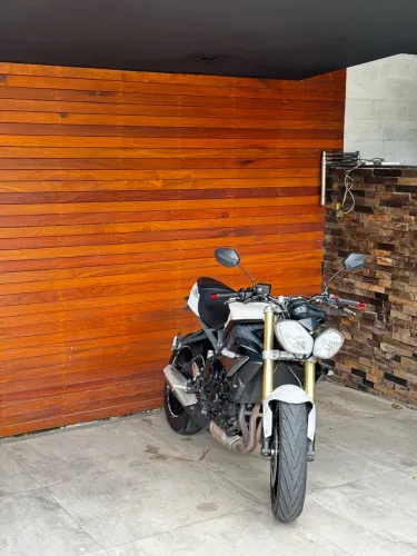 Triumph Street Triple 675 2015