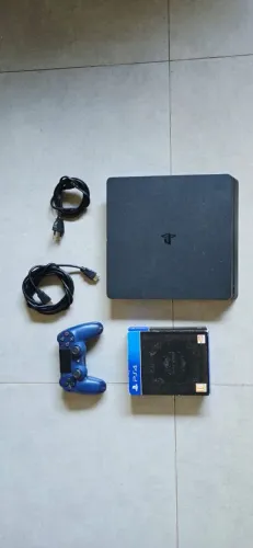 PS4 SLIM Á VENDA