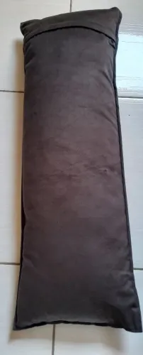 3 ALMOFADAS BAQUETES com capa em sede e zíper 