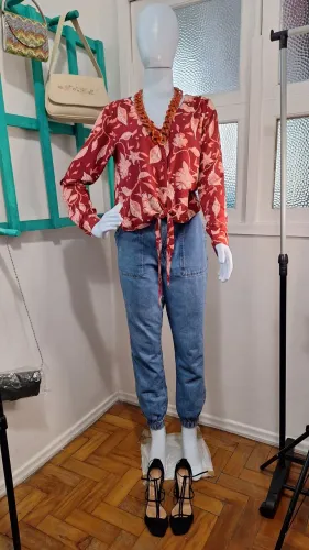 Blusa VIVA estampada vermelha