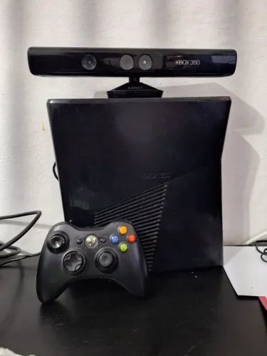 Xbox 360 Desbloqueado + Kinnect + 1 controle + Alguns jogos