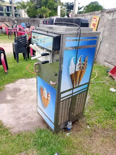 Máquina de sorvete italianinha