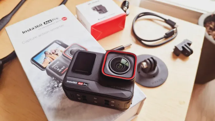 Insta360 Ace Pro + Mic Adapter Original + Suporte Telesin