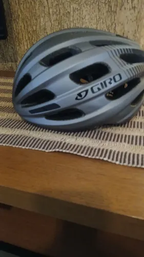 Capacete ciclismo giro