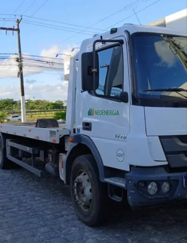 MB Atego 1719 ano 2022, 4x2, com Plataforma Guincho de 7 metros, em Sergipe