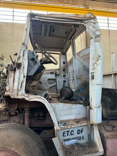 Caminhao mercedes 2635 para retirada de pecas
