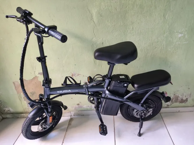 Bicicleta elétrica nuda menos de 1 mês de comprada 