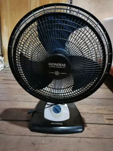 Ventilador Mondial 40 cm funcionando LEIAM 
