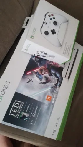 Xbox one s 1tb/ 2 controles originais 