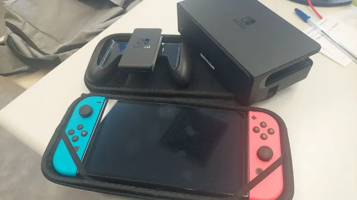 Nintendo Switch OLED 64gb