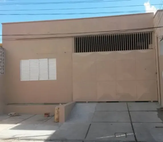 Galpão Comercial 200m² Coroado | Pé Direito 5m, Escritório, Estacionamento.