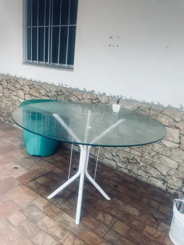 Mesa em vidro redonda temperado.