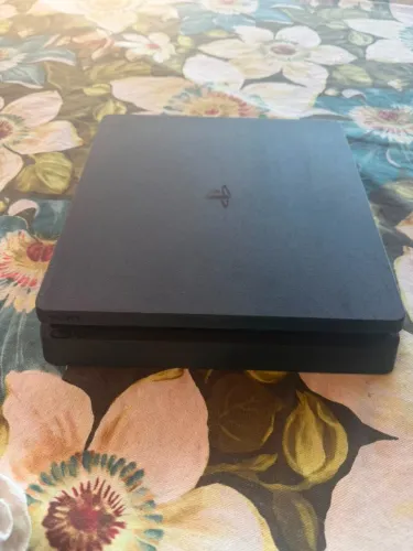 PS4 + Controle Original + Controle paralelo + HDMI (envio)