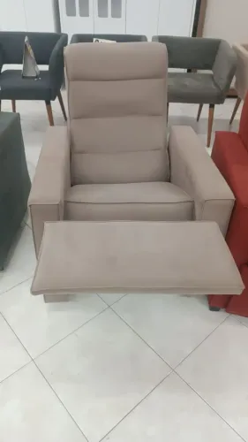 Poltrona do papai (NUNCA USADA AINDA NO PLÁSTICO)