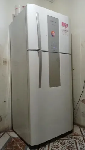Motivo viagem de emergência ,geladeira em ótima condição.