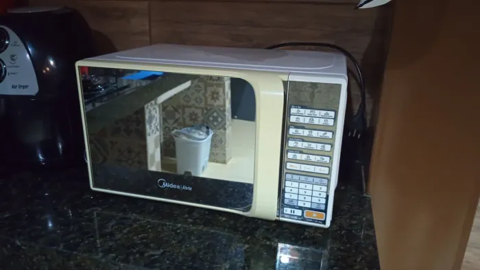 Forno microondas Midea