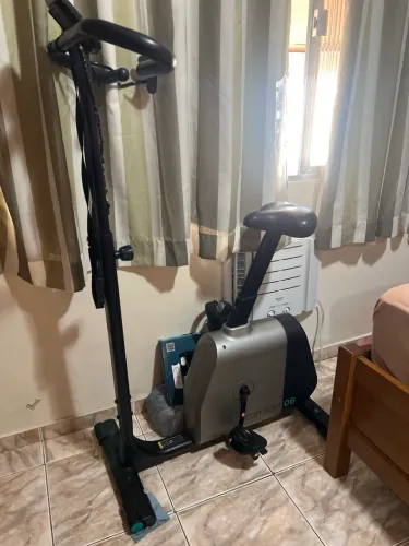 Vendo BICICLETA ERGOMÉTRICA DOMYOS COMFORT 06 - CONSERVADA