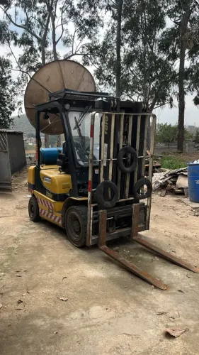 Empilhadeira Yale GLP050MX