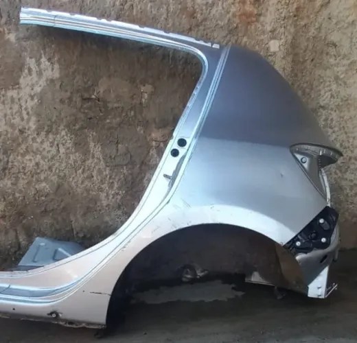 Lateral traseira esquerda Renault Sandero