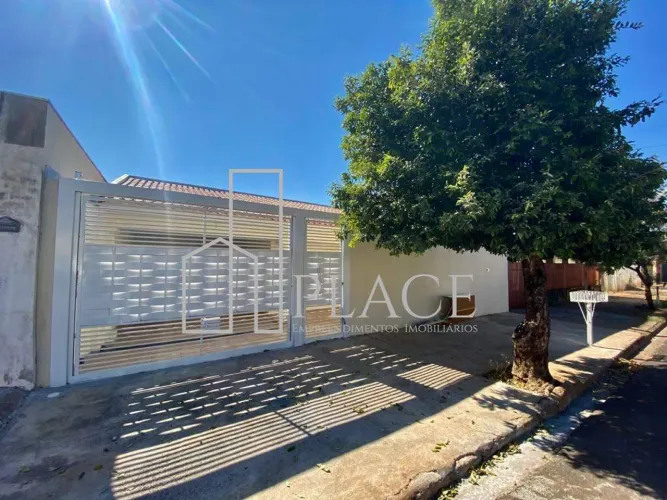 Casa para Aluguel em Marília/SP (Bairro Palmital) com 4 Quartos, 1 Suíte e 2 Vagas