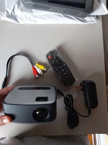 Mini Projetor LED Portátil HDMI USB Com Controle Novo Na Caixa<br>