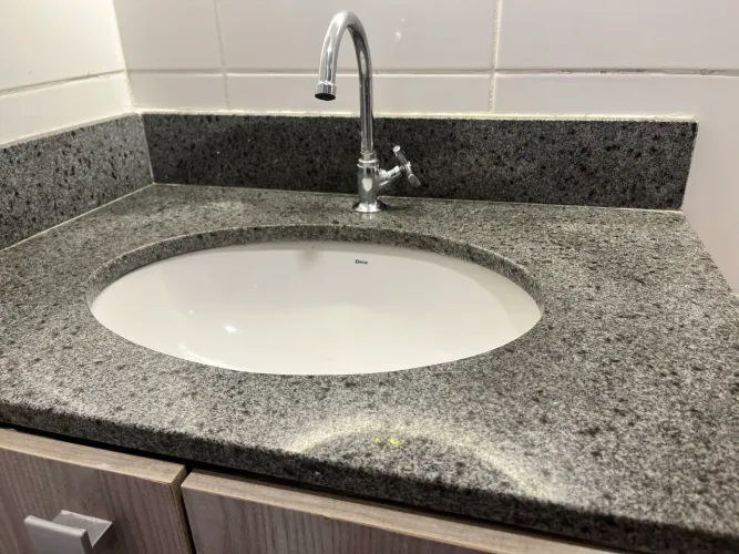 Bancada de banheiro em granito 