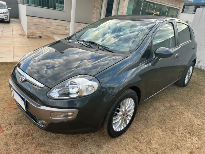 Fiat Punto Essence 1.6 Flex 16V 5P 2013