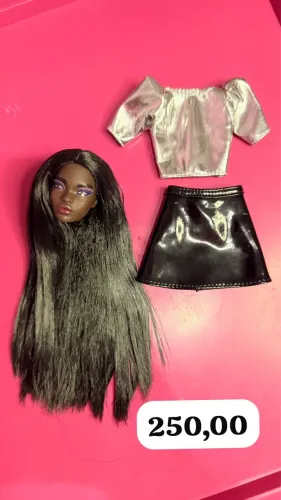 Cabeça de boneca Barbie e roupinhas lote reservado!