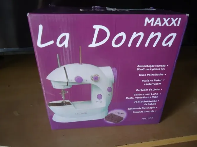 Mini Máquina de costura.