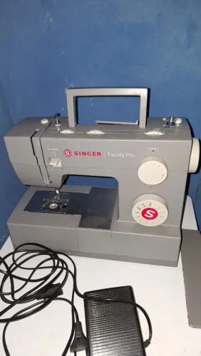 Máquina de costura Singer Doméstica Facilita Pro 4411
