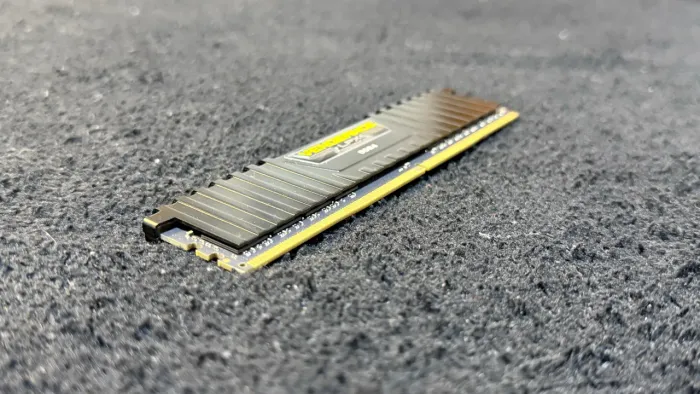 Memória RAM Corsair Vengeance Ddr4 8GB 2666mhz em perfeito estado 