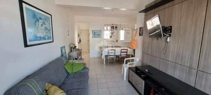 APARTAMENTO MOBILIADO À VENDA EM FLORIANÓPOLIS - 2 DORMITÓRIOS, SUÍTE E CONDOMÍNIO COMPLET