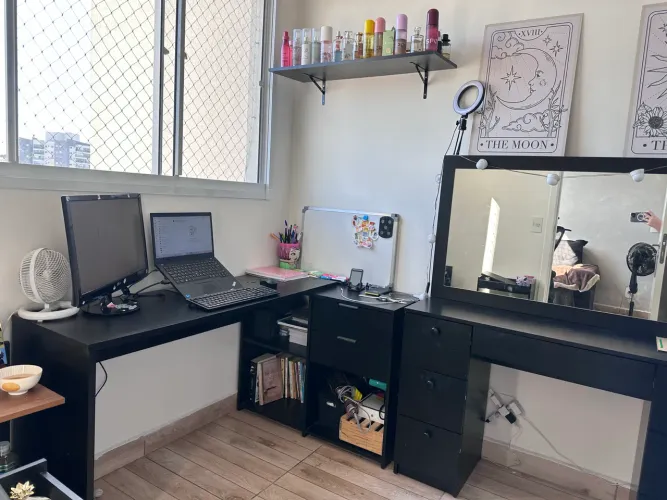 Mesa de escritório e Penteadeira
