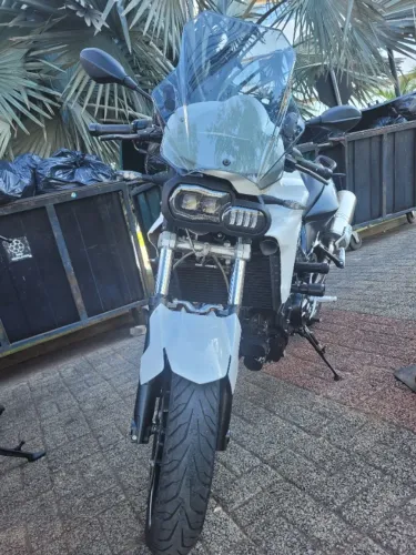 BMW F800BMW F800R ano 2012, com apenas 18.000 km originais. Moto em estado de nova.