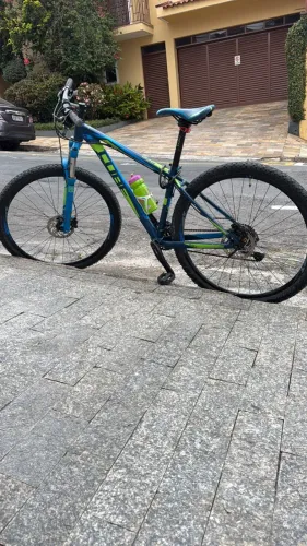 Bicicleta cube