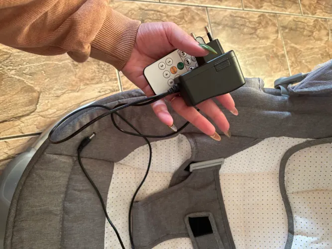 Cadeira de descanso de bebê musical e balanço automático
