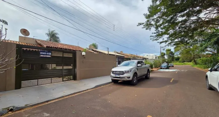 Casa térrea com muito quintal