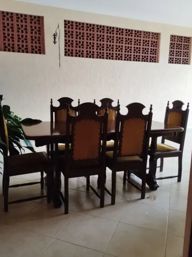 Mesa antiga madeira maciça