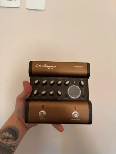 Lr Baggs - Venue - Pre/Eq/DI