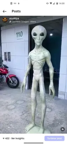 Escultura do E. T