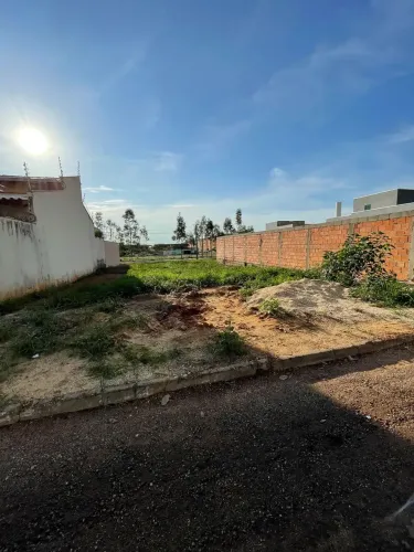 VENDO LOTE 606 NORTE