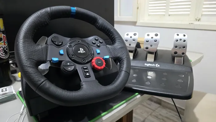 Volante Gamer- Logitech G29 pra Play4 e 5, funciona em PC Também