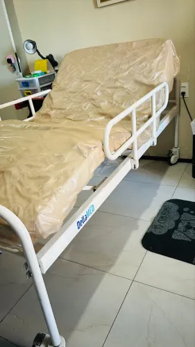 Cama hospitalar manual + colchão pneumático anti escaras