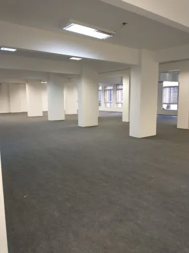 Sala comercial na Rua Quinze de Novembro, 228 - 3° andar XV 370 m²