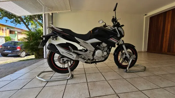 Yamaha Fazer 250cc 2015/2015 46 mil Km Pneus Novos