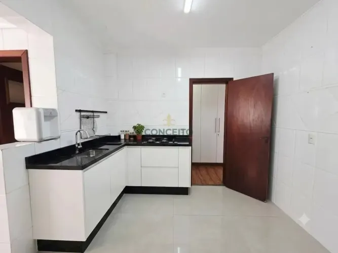 Apartamento Reformado com 4 Dormitórios (01 Suíte) para Locação em Coqueiros 125 m² | Pró