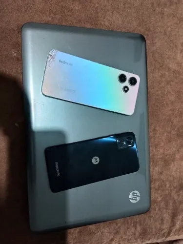 Notebook e dois Celulares 250,00