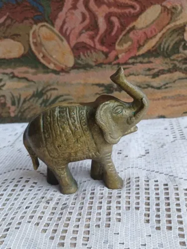 elefante de bronze